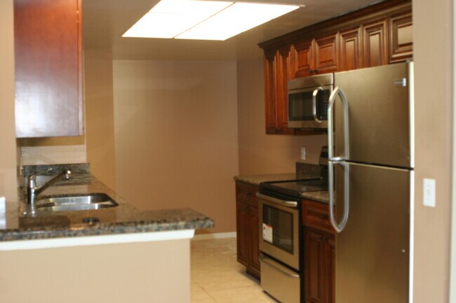 4167 N Haverhill Rd in West Palm Beach, FL - Building Photo - Building Photo