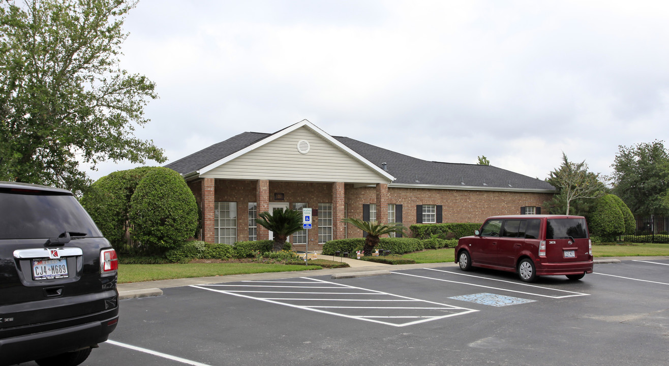 Lake Haven in Kemah, TX - Building Photo