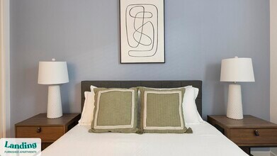 8200 W Encanto Blvd in Phoenix, AZ - Building Photo - Building Photo