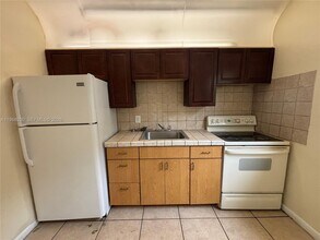 7311 NW 37th St in Hollywood, FL - Building Photo - Building Photo