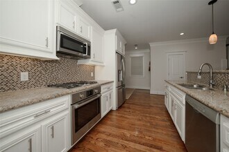 2805 Arlington St in Houston, TX - Foto de edificio - Building Photo