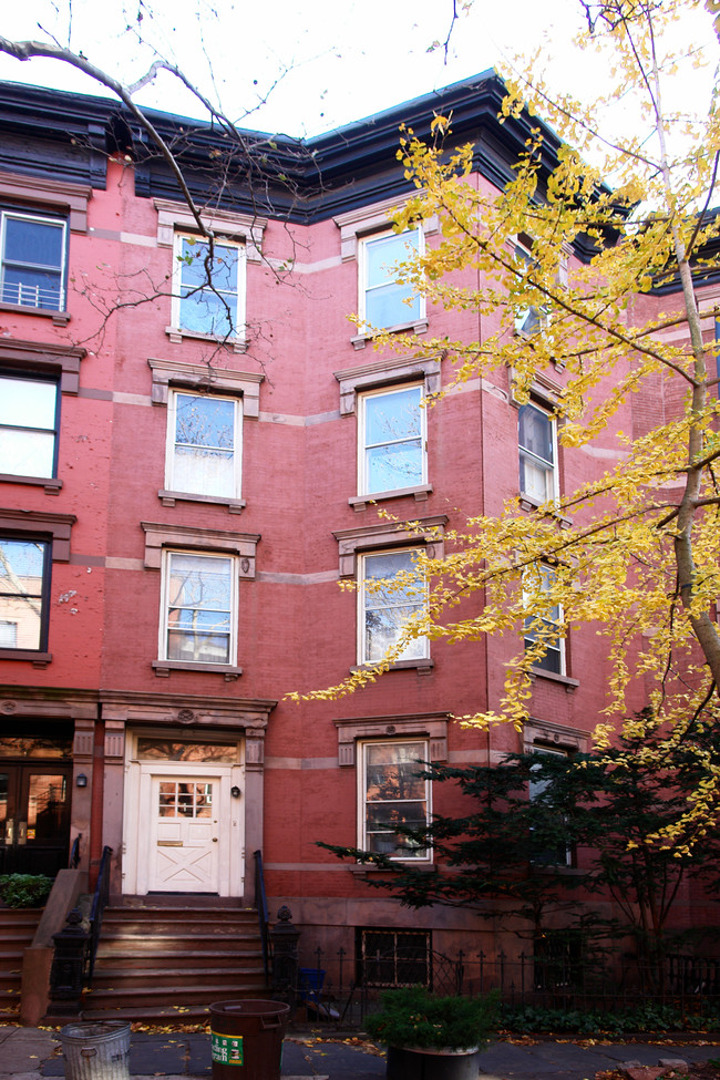 311 Hicks St in Brooklyn, NY - Foto de edificio - Building Photo