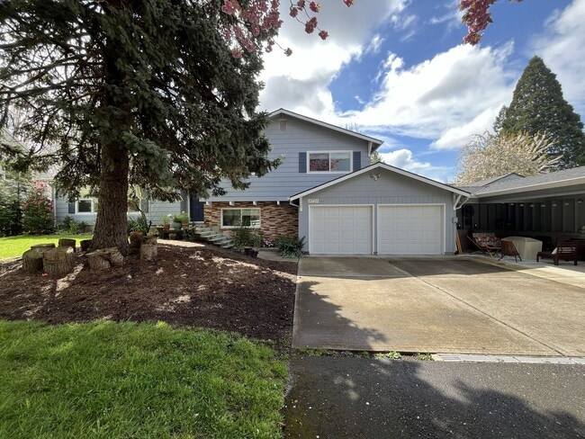 14720 NW Springville Rd in Portland, OR - Building Photo - Building Photo