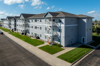 Dakota Estates in Aberdeen, SD - Foto de edificio - Building Photo