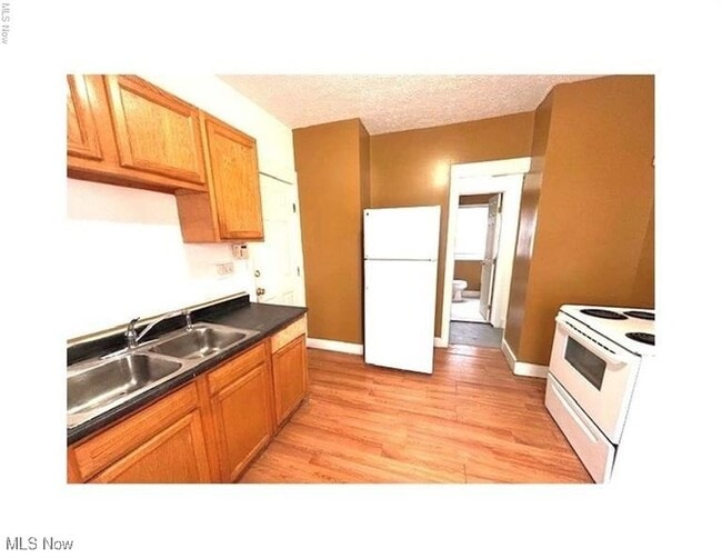 13438-13438 Hartford Rd in East Cleveland, OH - Building Photo - Building Photo