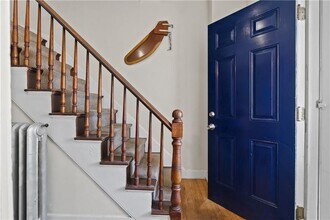 16 Dean Ave in Newport, RI - Foto de edificio - Building Photo