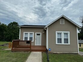 924 N 9th St in St. Joseph, MO - Building Photo