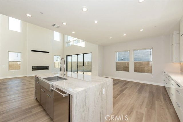 209 Mask in Irvine, CA - Building Photo - Building Photo