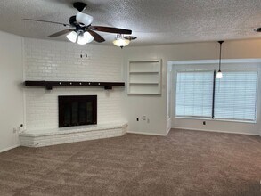 5025 Loch Lomond Dr in Waco, TX - Building Photo - Building Photo