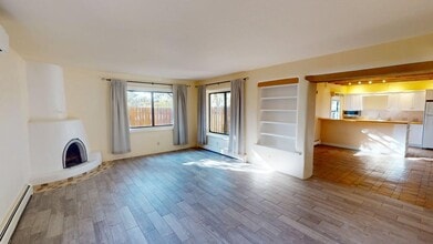 948 Los Lovatos Rd in Santa Fe, NM - Building Photo - Building Photo