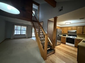 2202 Crestwood Dr in Stillwater, OK - Building Photo - Building Photo