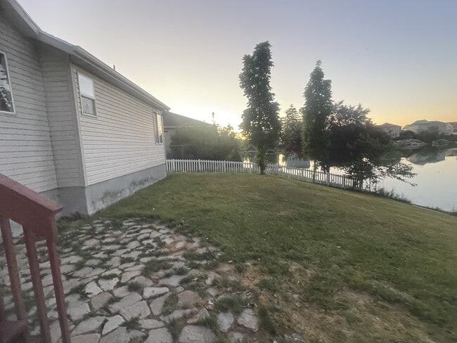 134 Lakeview Dr in Stansbury Park, UT - Building Photo - Building Photo