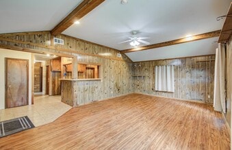 810 Roosevelt St in Sealy, TX - Building Photo - Building Photo