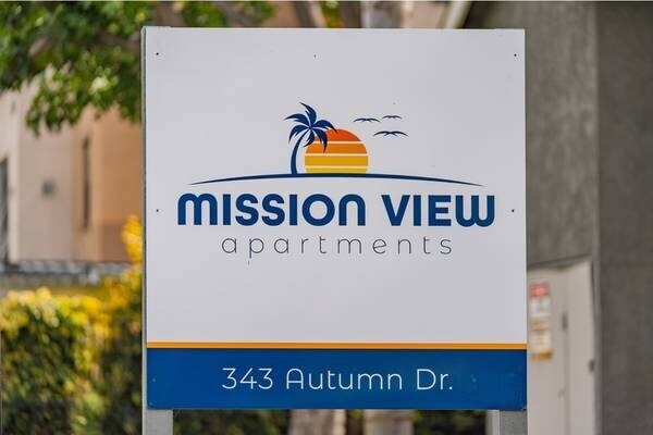 343 Autumn Dr, Unit 109 in San Marcos, CA - Building Photo