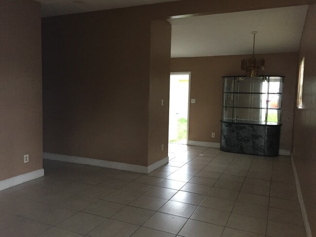 3025 NW 8th Rd in Fort Lauderdale, FL - Building Photo - Building Photo