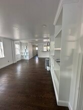 8 Barnum Ct in Danbury, CT - Building Photo - Building Photo