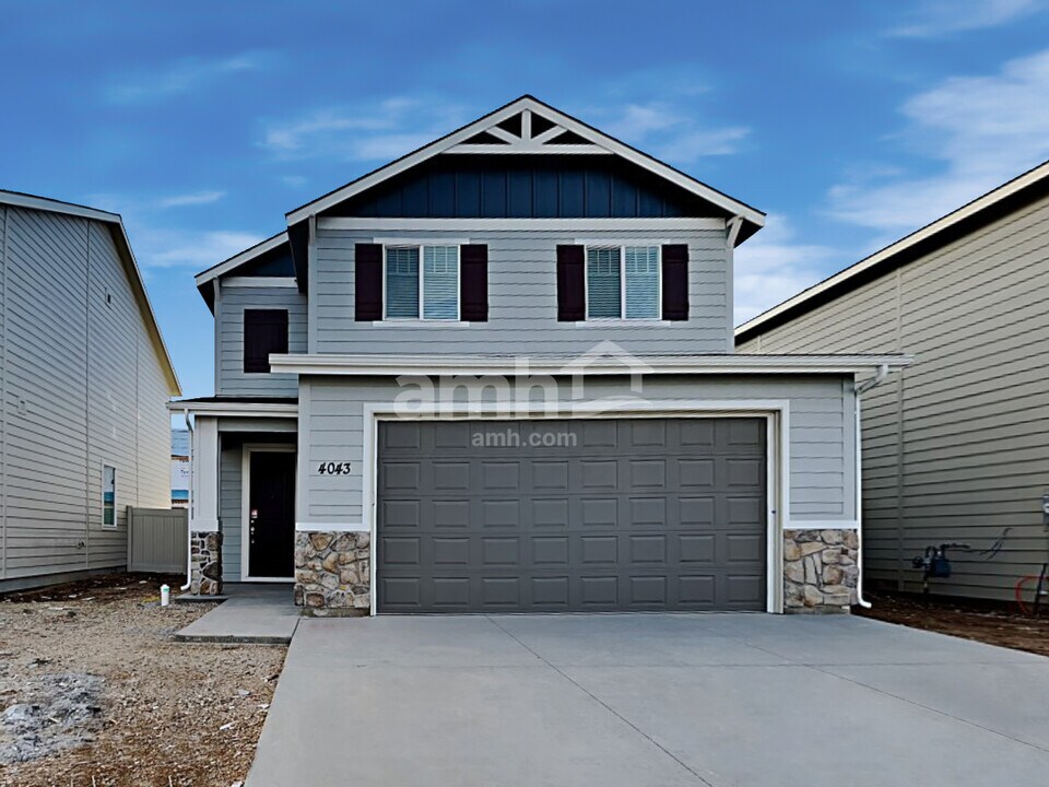 4043 Bold Stripe Ave in Meridian, ID - Building Photo