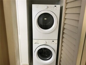 1250 S Military Trail in Deerfield Beach, FL - Building Photo - Building Photo