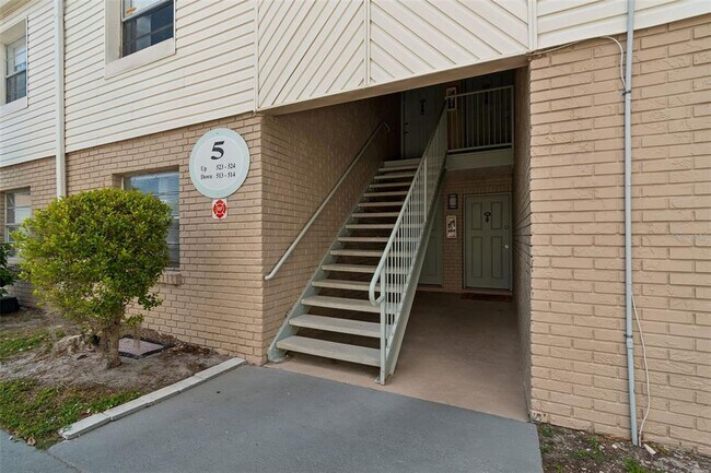 property at 7210 N Manhattan Ave