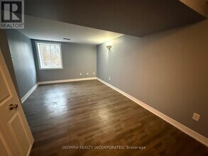 76 Martindale Rd in St Catharines, ON - Building Photo - Building Photo