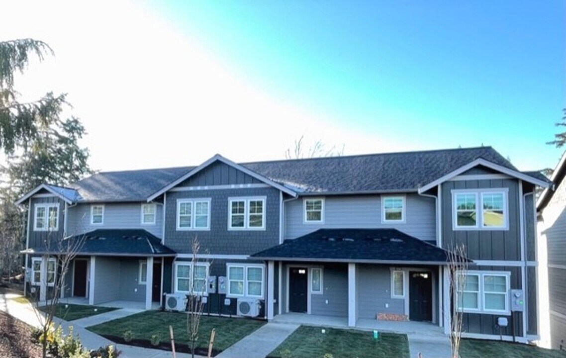 3930-3945 Ava Ln in Bellingham, WA - Building Photo