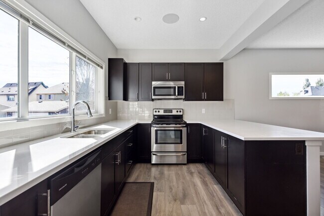 24 Marquis Link SE in Calgary, AB - Building Photo - Building Photo