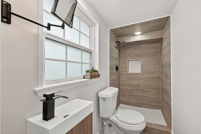 property at 1814 33rd St