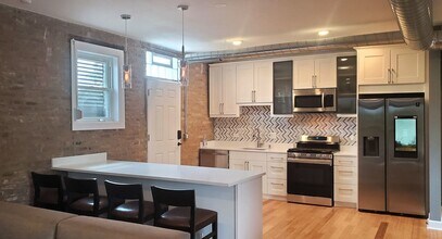 617 E 67th St in Chicago, IL - Building Photo - Building Photo