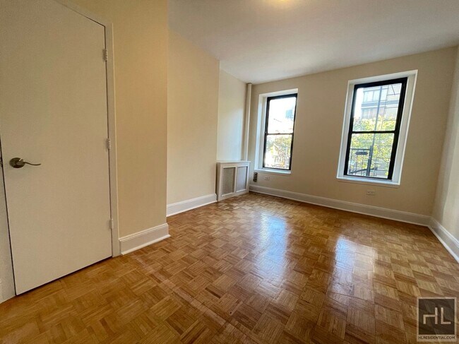 Second Avenue, Unit 2N