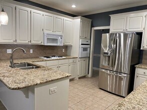 627 Hampshire Dr in Brandon, MS - Building Photo - Building Photo