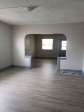 209-211-211 N Hague Ave in Columbus, OH - Building Photo - Building Photo