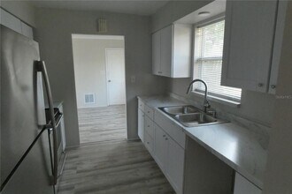 2580 58th Ave N in St. Petersburg, FL - Building Photo - Building Photo