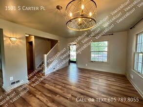 1501 S Carter Pl in Sioux Falls, SD - Foto de edificio - Building Photo