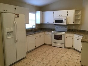 3429 Silver Meadow Way in Plant City, FL - Foto de edificio - Building Photo