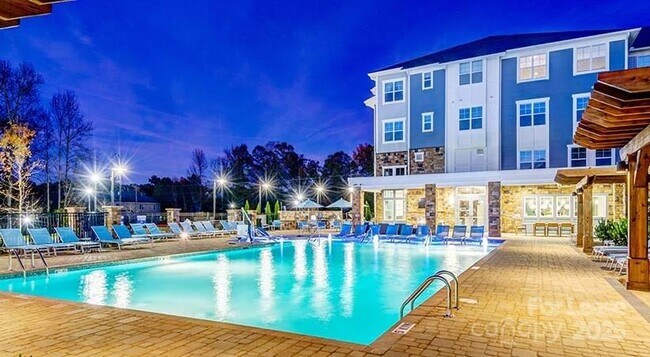 15711 Clems Creek Ln in Charlotte, NC - Building Photo - Building Photo