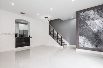 939 NE 42nd Ter in Homestead, FL - Building Photo - Building Photo