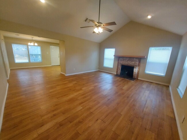 1010 Barrier Ln in Marble Falls, TX - Building Photo - Building Photo