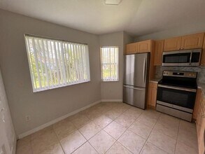 7850 NW 6th St in Pembroke Pines, FL - Building Photo - Building Photo