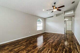 11635 Leda Ln in New Port Richey, FL - Building Photo - Building Photo