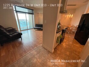 1225 Riverside Dr W in Windsor, ON - Building Photo - Building Photo