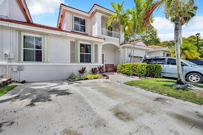 13174 NW 9th Ct in Pembroke Pines, FL - Building Photo - Building Photo