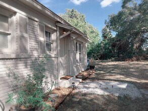 415 S Prairieville St in Athens, TX - Foto de edificio - Building Photo