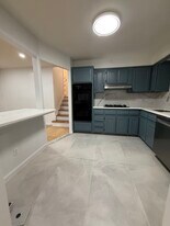 30 Bay 37th St, Unit 3 in Brooklyn, NY - Building Photo