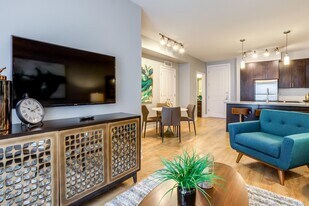 Biltmore at Camelback in Phoenix, AZ - Building Photo