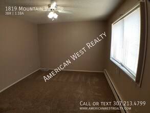 1819 Mountain View Dr in Cody, WY - Building Photo - Building Photo