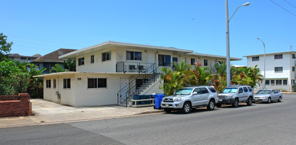 3205 Castle St in Honolulu, HI - Building Photo - Building Photo