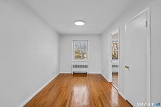 30 Hamilton Ct in Stamford, CT - Building Photo - Building Photo