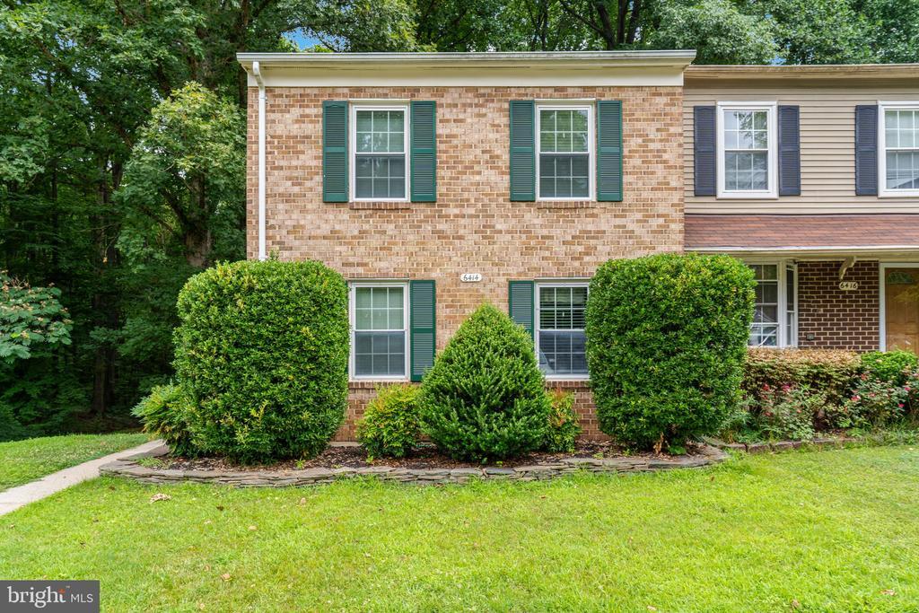 6414 Old Scotts Ct in Springfield, VA - Building Photo