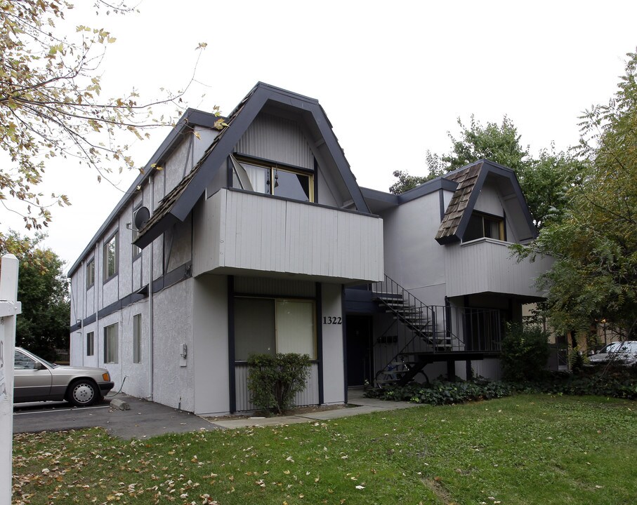 1322 Drake Dr in Davis, CA - Building Photo