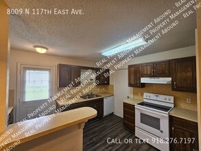 8009 N 117th E Ave in Owasso, OK - Building Photo - Building Photo